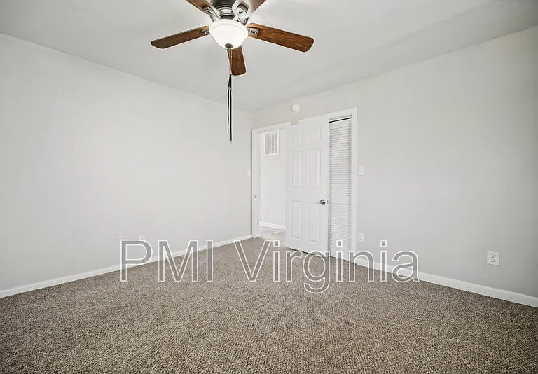 3310 Glasgow St — Photo 12