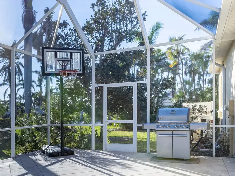 419 Bird Key Dr — Photo 31