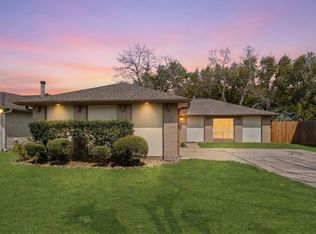 2816 Forest Point Dr, League City, TX 77573