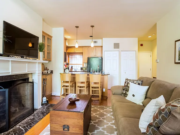 1912 Pine St #2 — Photo 5