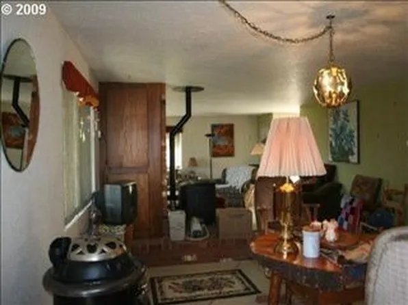 1770 Ash St, North Bend, OR 97459