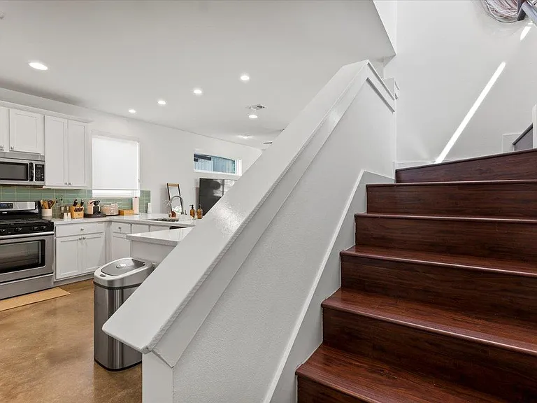 3505 Villa Ct #10 — Photo 16
