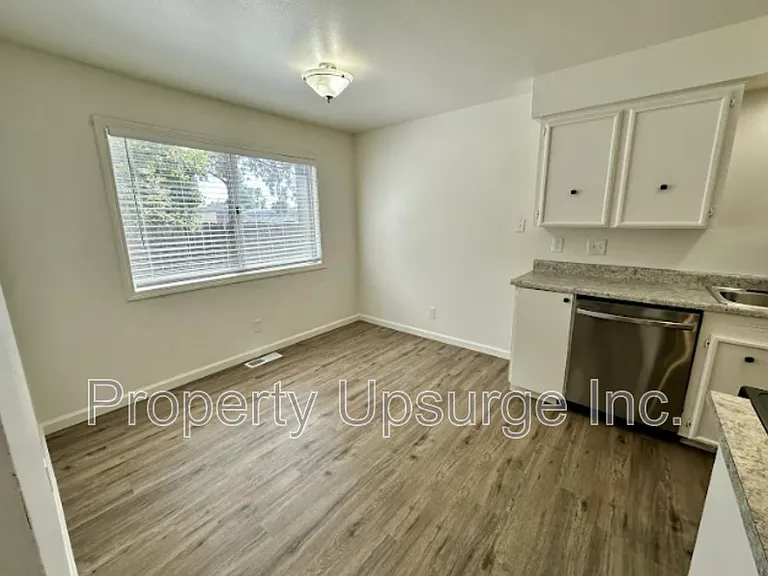 1063 Del Sol Pl #B — Photo 3