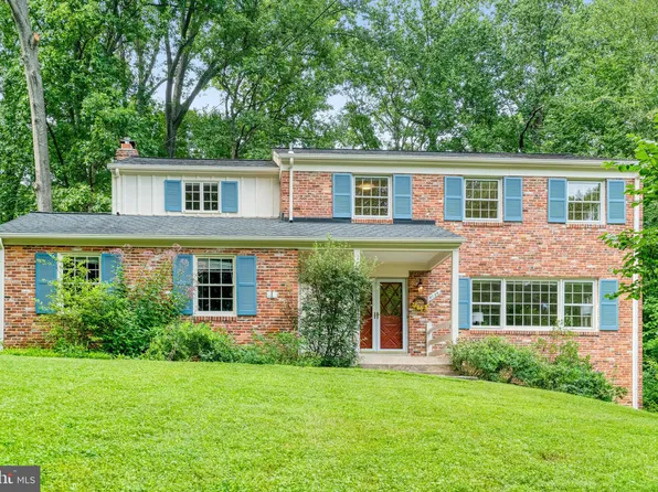 9130 Saint Marks Pl, Fairfax, VA 22031