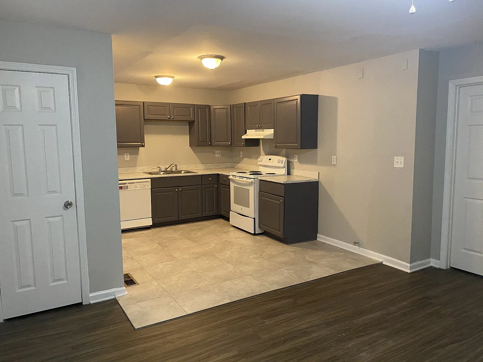 4 bed, $2,600 — Photo 2