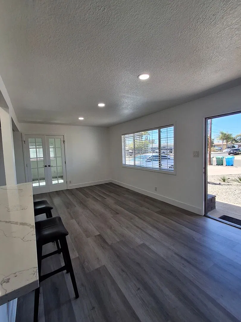 Completely Remodeled 4 Bedroom Home. Must See — Photo 3