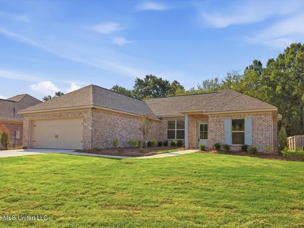 111 Newport Dr, Canton, MS 39046
