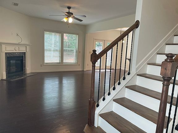 4th image of 930 Township Cir