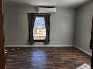 218 8th Ave #3, Hinton, WV 25951