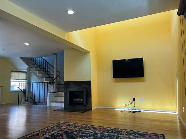 363 N Rengstorff Ave #13 — Photo 4