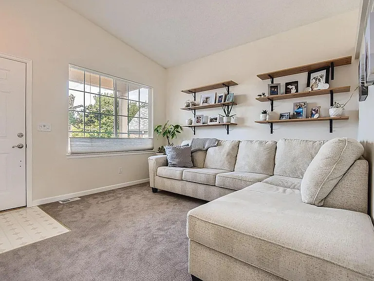 20828 Willowbend Ln — Photo 4