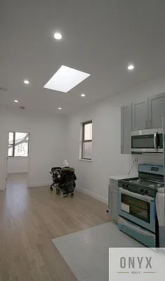 Rented by Onyx | media 16