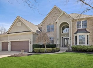 808 Wedgewood Dr, Crystal Lake, IL
