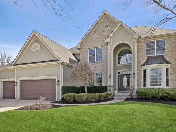 808 Wedgewood Dr, Crystal Lake, IL 60014
