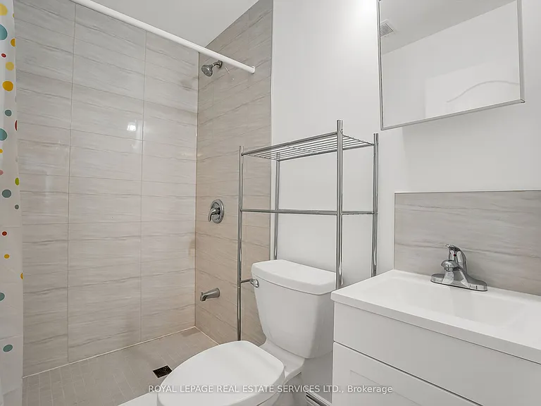 2820 Danforth Ave #301 — Photo 13