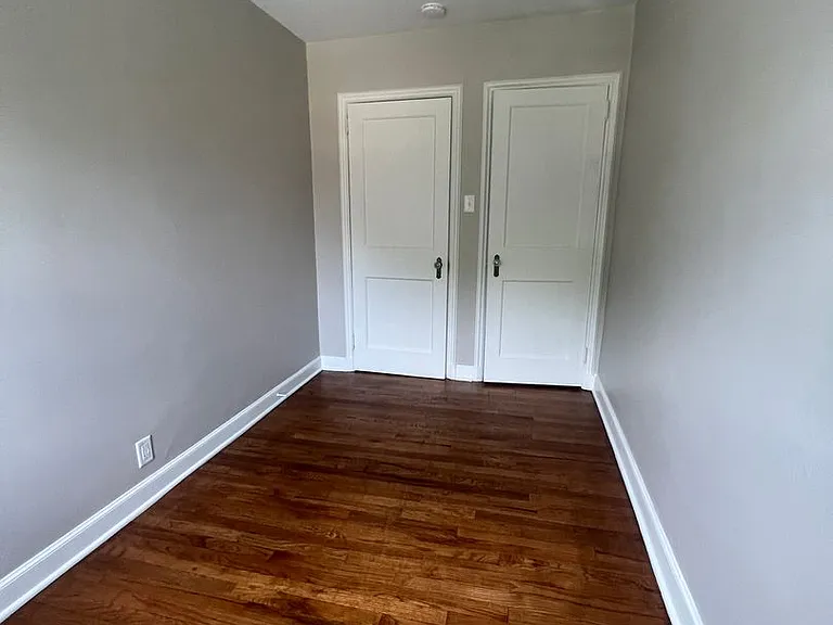 110 Hollywood Ave — Photo 8