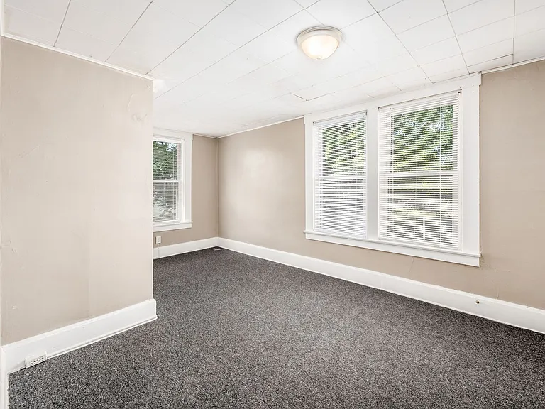 89 E Patterson Ave — Photo 18