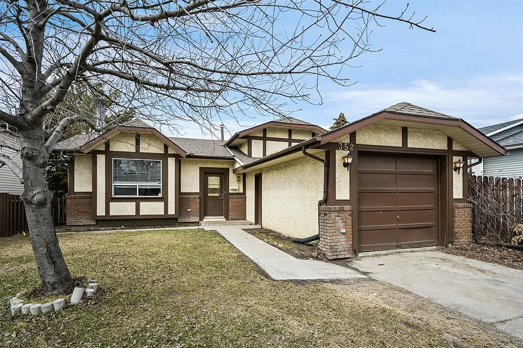 352 Whitefield Drive NE — Photo 2