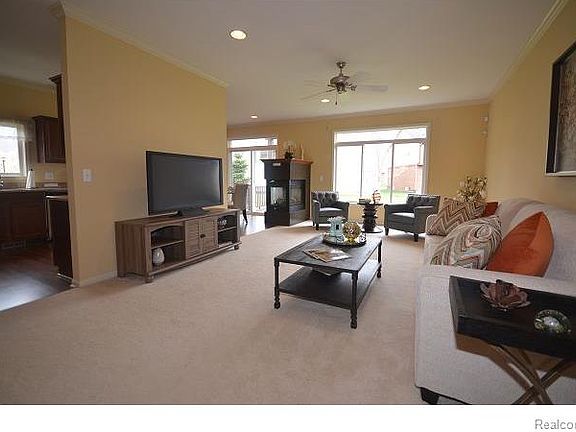 3rd image of 29441 Woodpark Cir