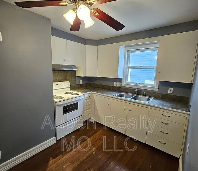 3823 Bell St #A — Photo 9