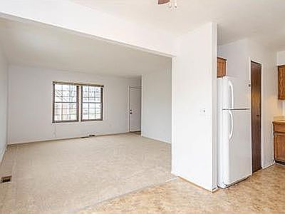 4th image of 8367 Lakeview Ct
