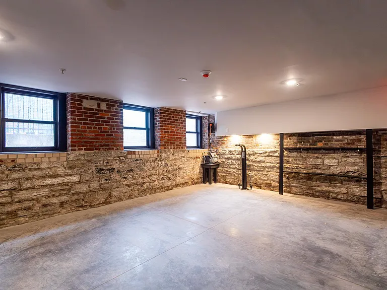 Rink Savoy Apartments — Photo 25