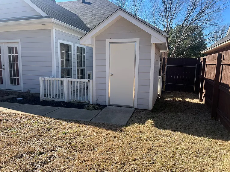 137 Downing Ct — Photo 19