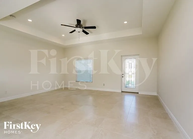 2120 NW 16th Pl — Photo 3