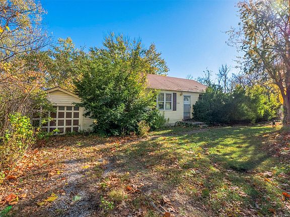 2nd image of 12508 Hillview Dr