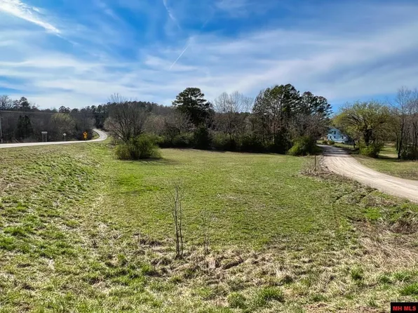 66 Riverside Dr, Norfork, AR 72658