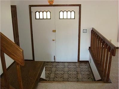 5th image of 305 Monterey Dr