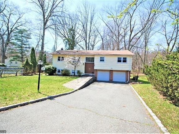 4th image of 11 Nelson Ct