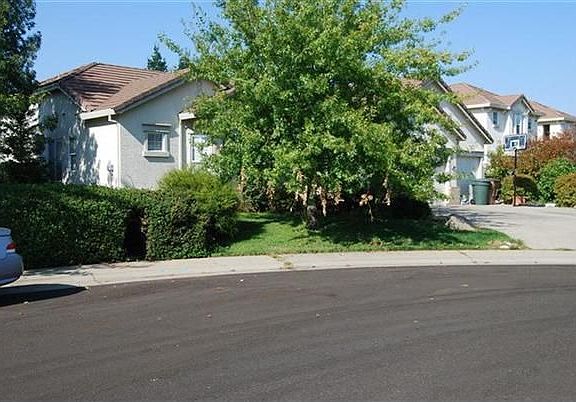 5th image of 240 Towle Ct