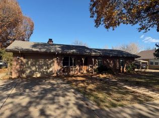 410 W Creek St, Lindsay, OK 73052