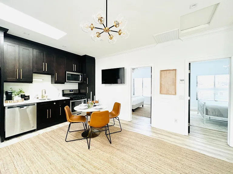 2870 Myrtle Ave — Photo 17