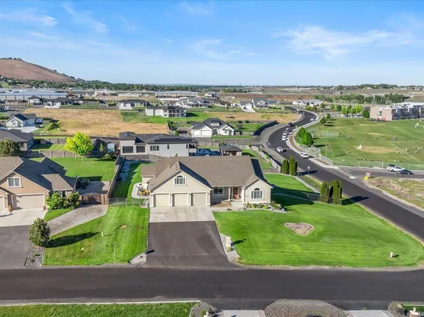105022 E Heather Dr, Kennewick, WA 99338