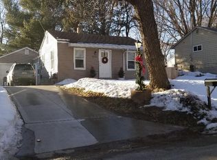 1236 E 37th Ct, Des Moines, IA 50317