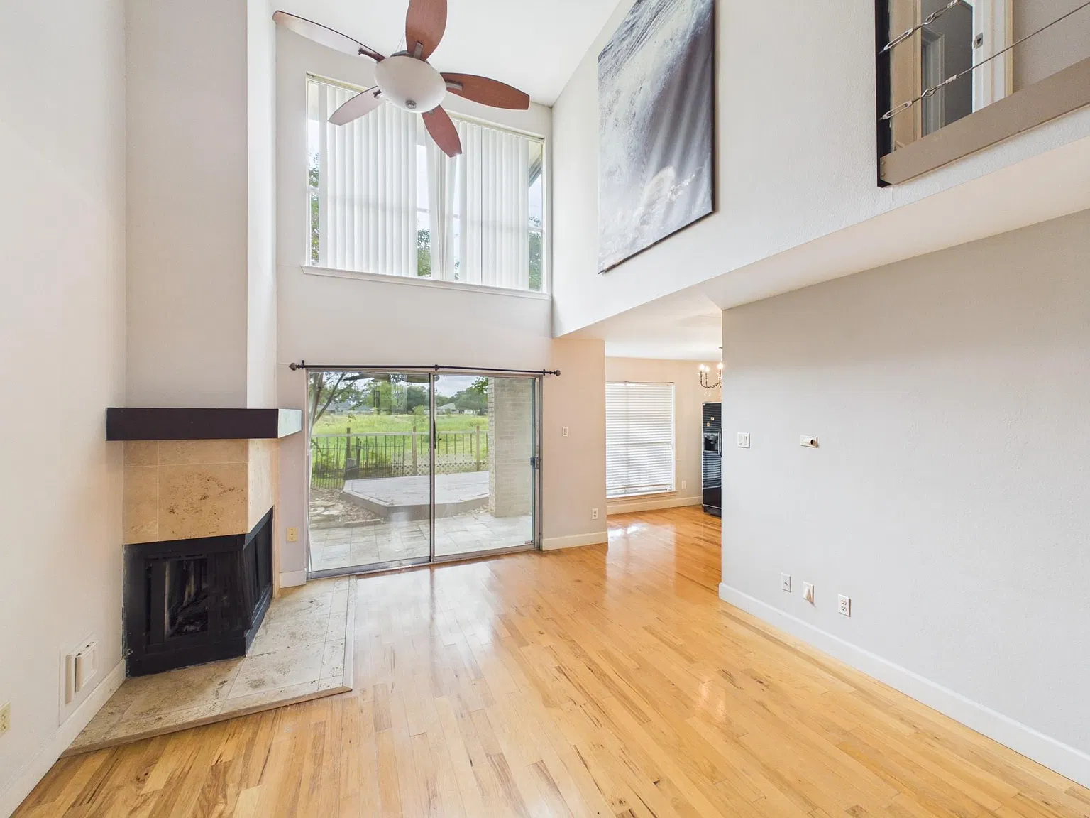 2 bed, 2.5 bath, 1343 sqft, $2,050 — Photo 4