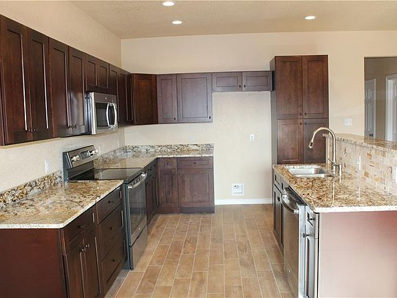 5th image of 265 Foxtrot Ln