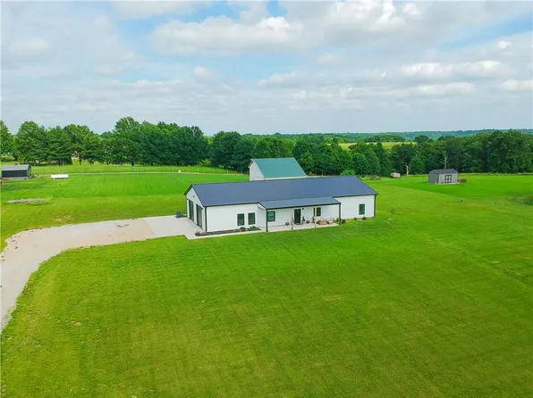8009 S Enochs Mills Rd, Grain Valley, MO 64029
