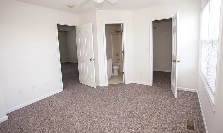 1334 Devon Ln — Photo 6