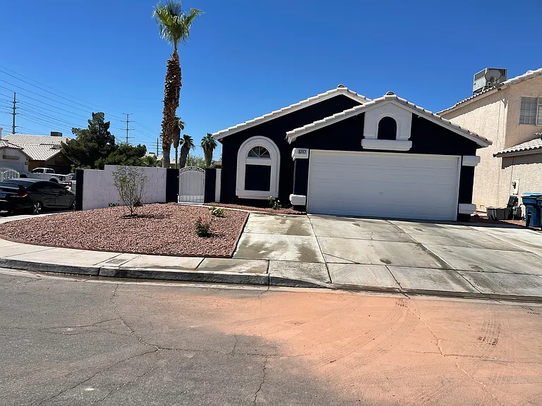 5747 Coleridge Way — Photo 1