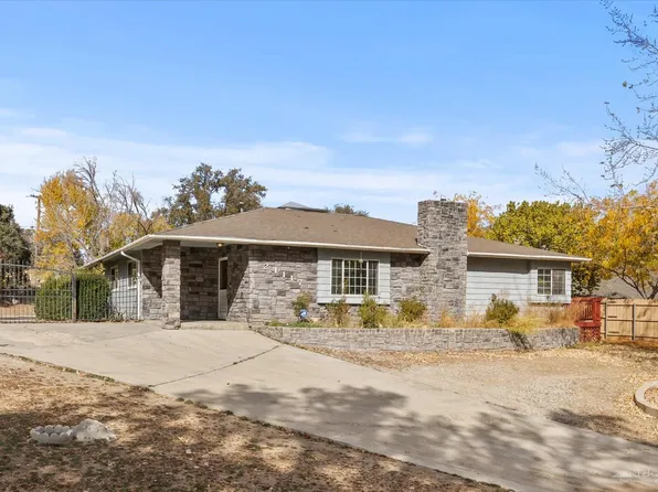 21117 Country Club Dr, Tehachapi, CA 93561