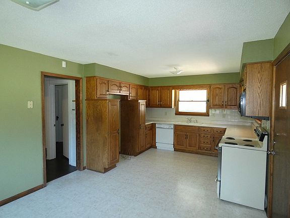 4th image of 6701 NW Waukomis Dr