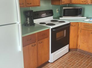 6 W High St, Topton, PA 19562