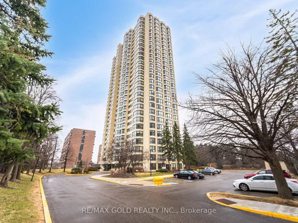 8 Lisa St #903, Brampton, ON L6T 4S6