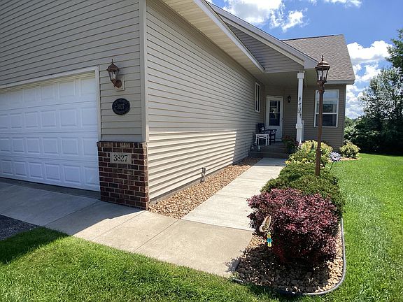 2nd image of 3827 Meadowview Way