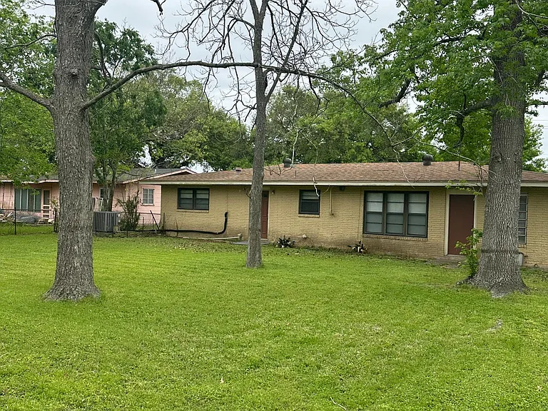 708 E Airline Rd — Photo 23