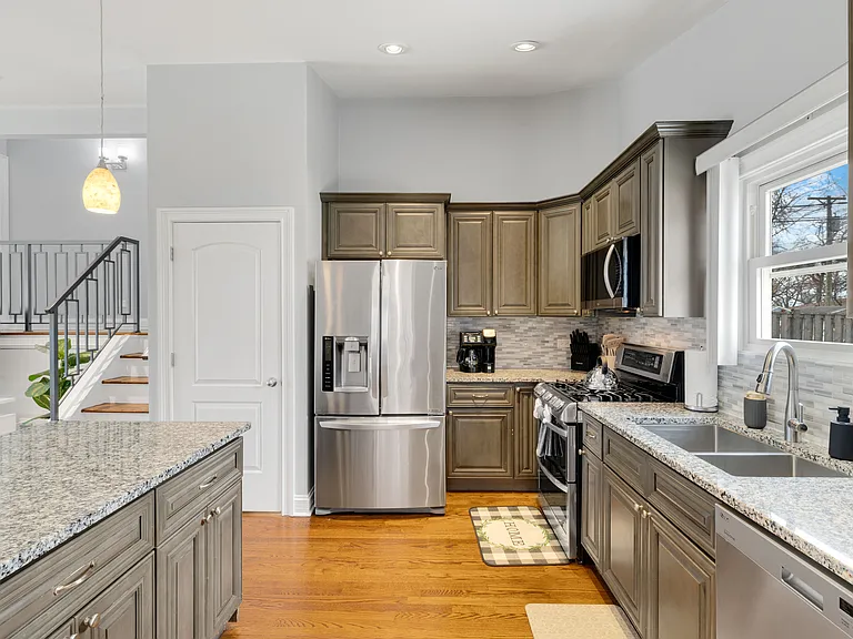 2176 Ash St — Photo 24