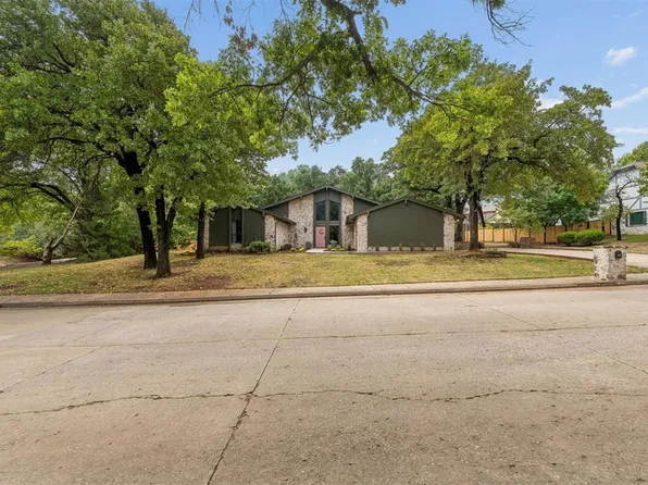 1100 Oak Tree Dr, Edmond, OK 73025